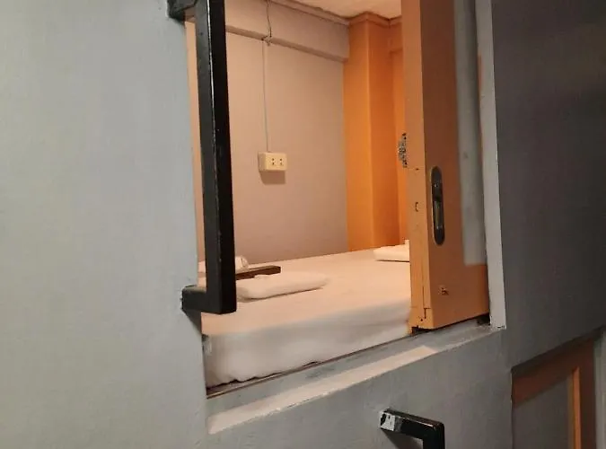 Budget Transient Capsule Makati Near Ayala And Buendia Apartment *