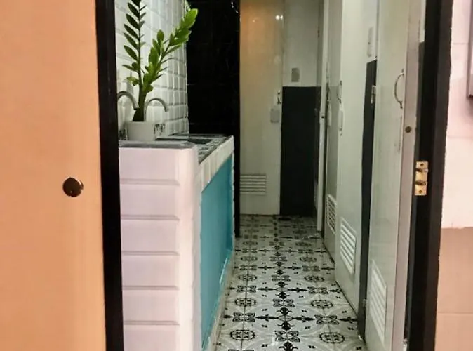 Apartment Budget Transient Capsule Makati Near Ayala And Buendia *