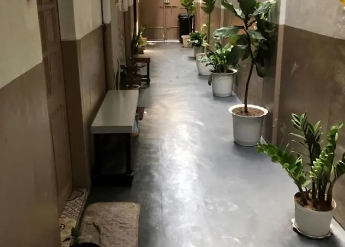 Apartment Budget Transient Capsule Makati Near Ayala And Buendia *