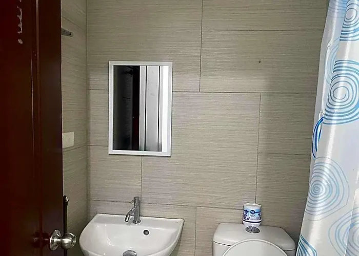 Budget Transient Capsule Makati Near Ayala And Buendia * Manila
